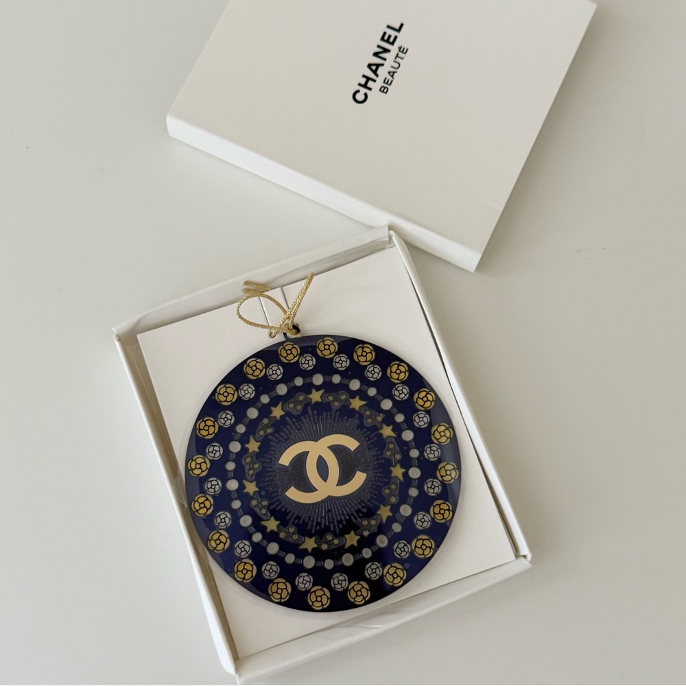NEW Chanel Beauty Holiday Decoration